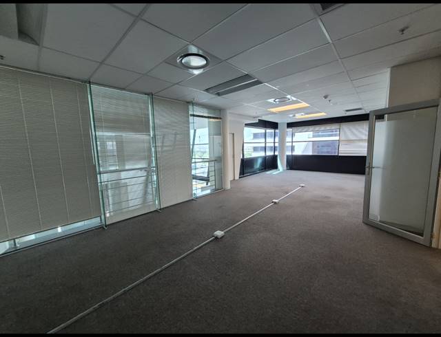 109M² OFFICE TO LET IN SANDTON CENTRAL